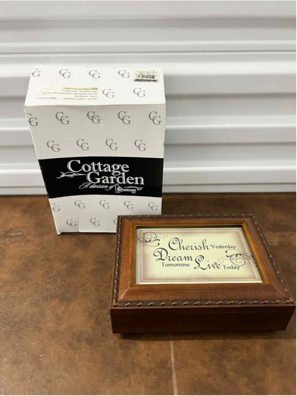 Cottage Garden Musical Jewelry Box Cherish Yesterday Dream Tomorrow New in Box